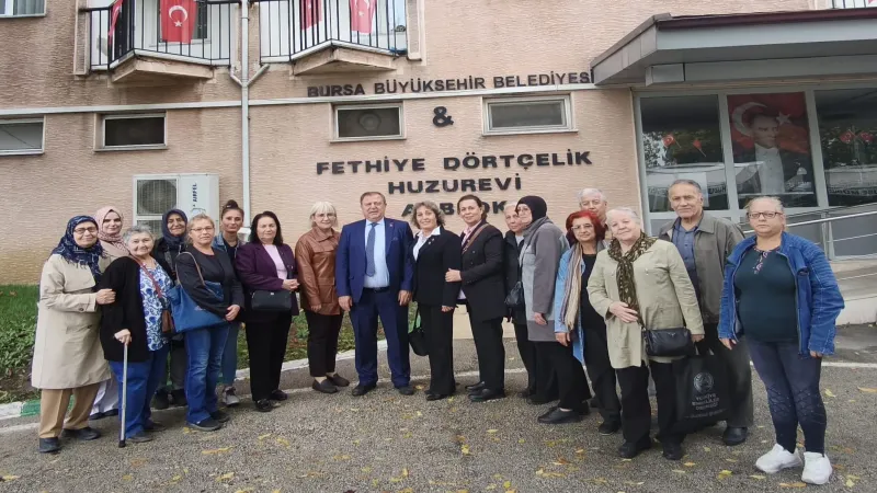 Bursalı emeklilerden huzurevine anlamlı ziyaret
