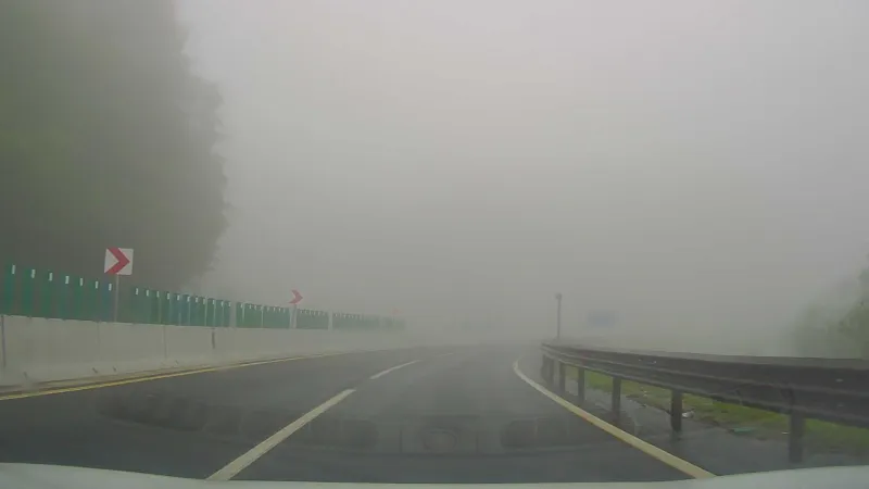 Bolu Dağı’nda sis görüş mesafesini düşürdü